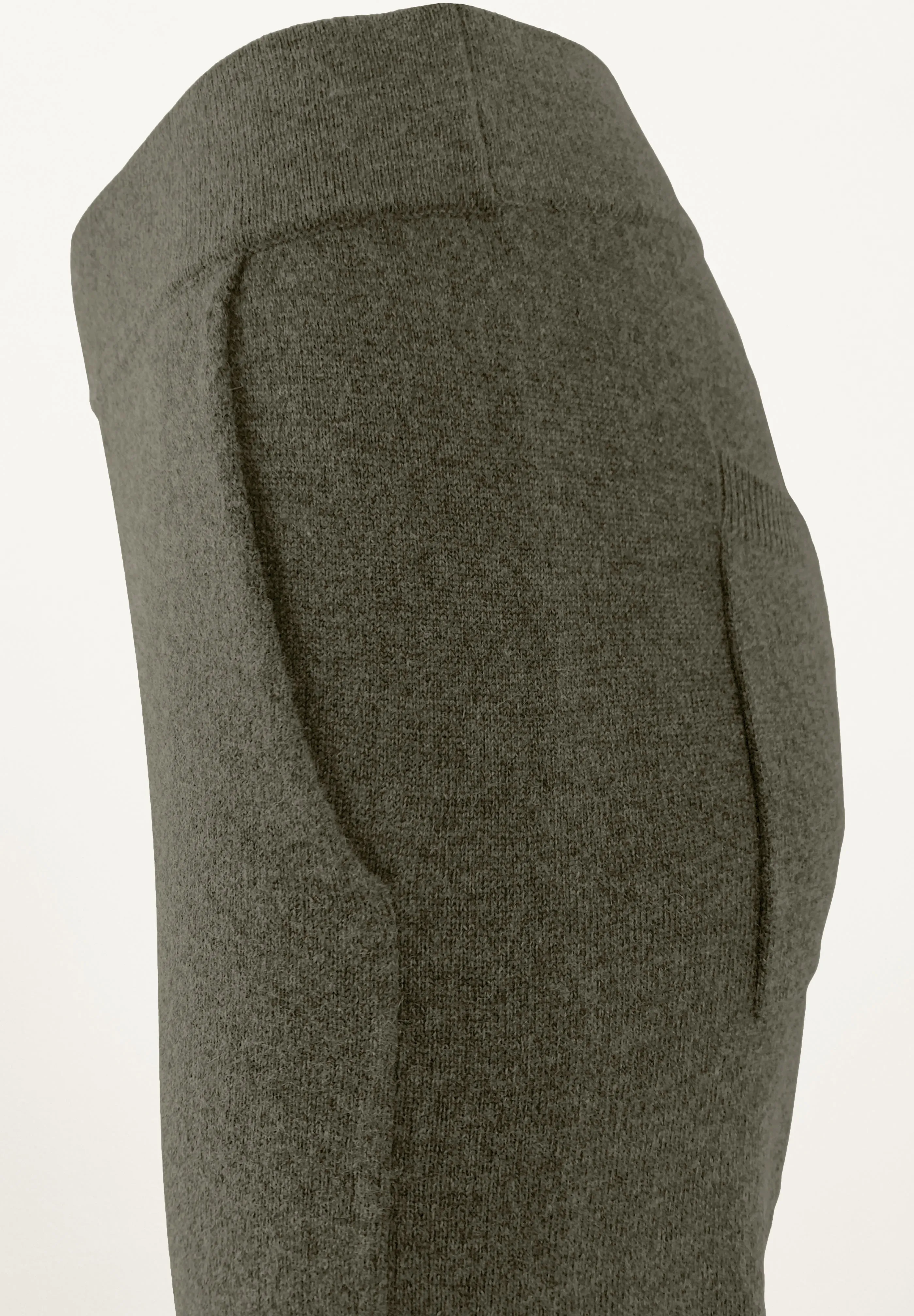 Ava Cashmere Sweatpants in Army