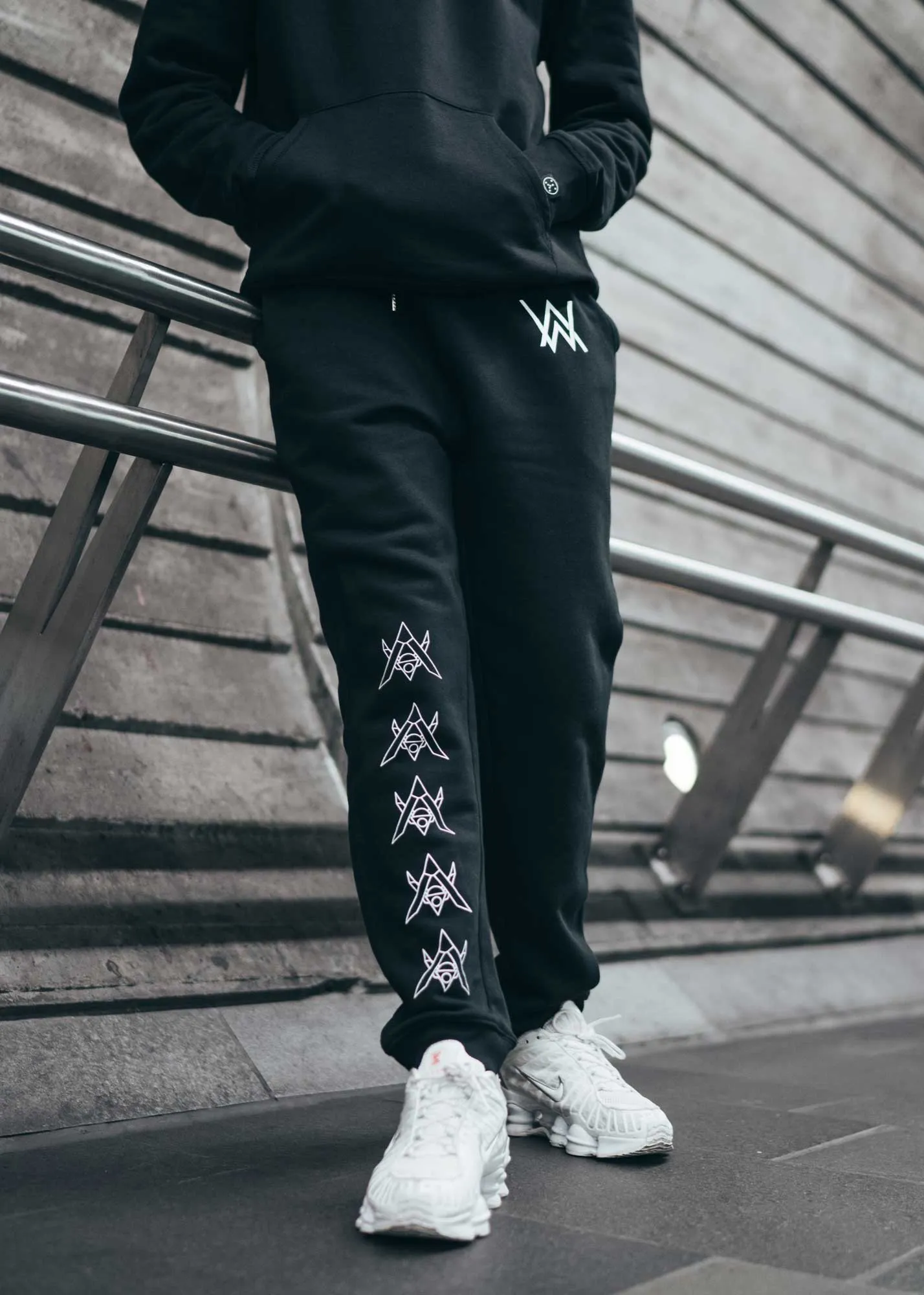 CORE DRONE SWEATPANTS