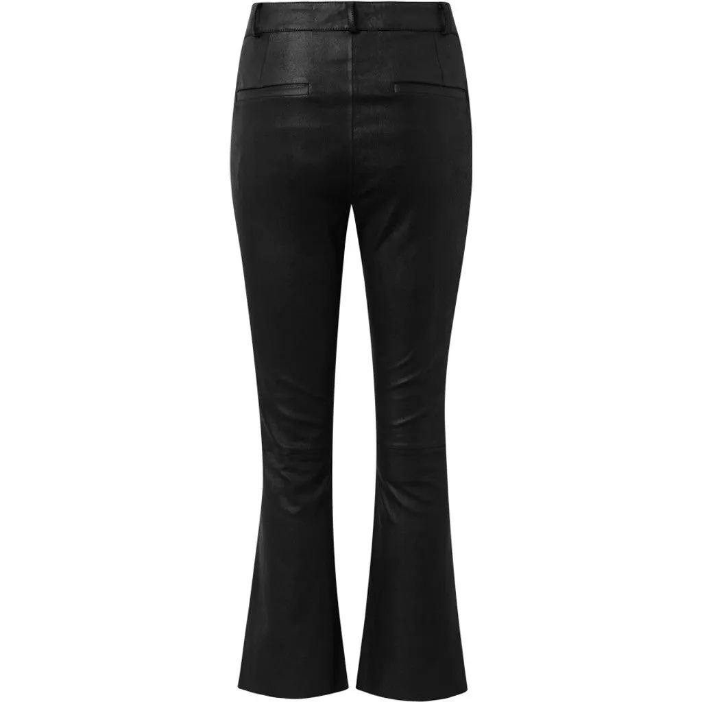 Leather pants with stretch and flare effect / 50226 - Black (Nero)