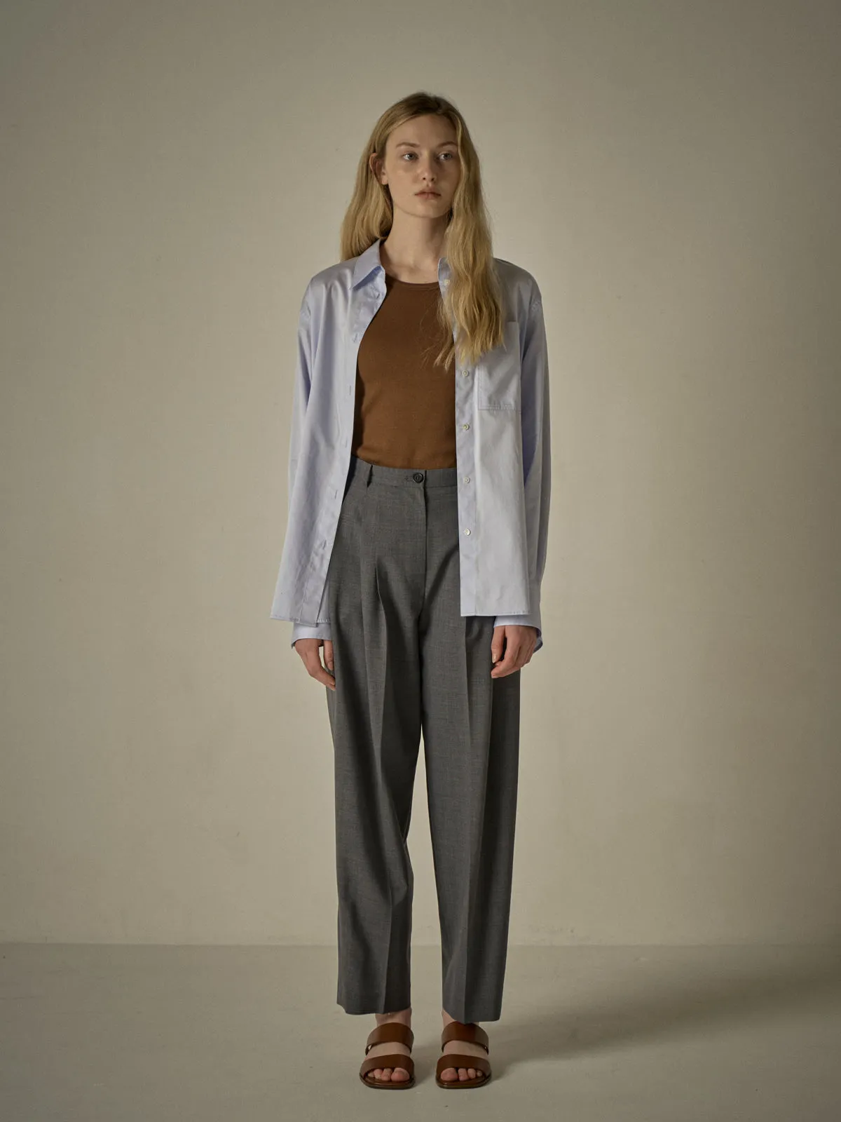 Three-Tuck Round Pants - Charcoal